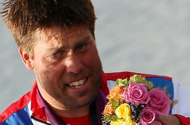 JAV apvirtus katamaranui žuvo britų olimpinis čempionas E. Simpsonas