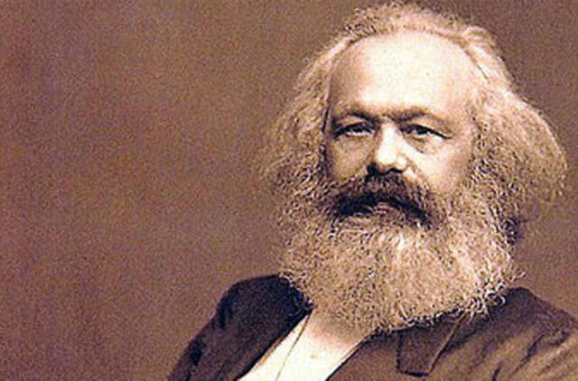 Neblaivus vokietis pavogė Karlo Markso statulą