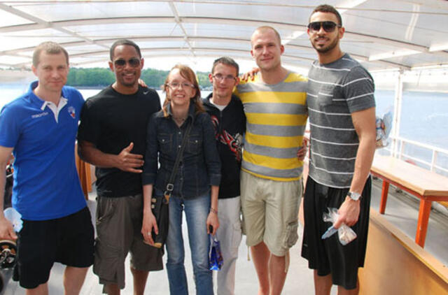 "Neptūnas" ir neįgalieji plaukiojo po Kuršių marias