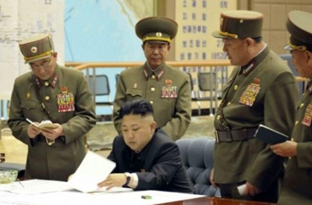 Pietų Korėja smerkia Šiaurės Korėjos karinius bandymus