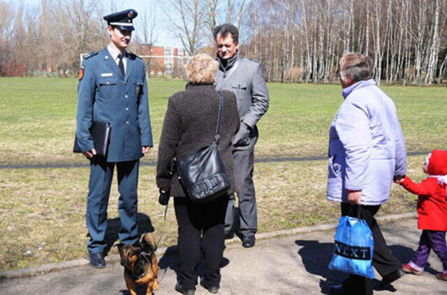 Tikrino, kaip klaipėdiečiai vedžioja šunis