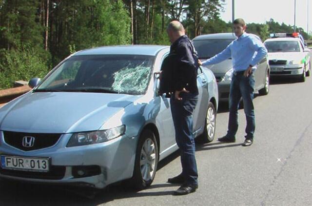 Vairuodamas automobilį jaunuolis rašė SMS