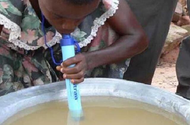 Gyvybės šiaudelis: iš purvinos balos - švarus vanduo