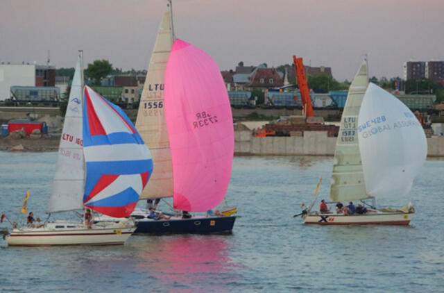 Joninių nakties regata štilio išvengė