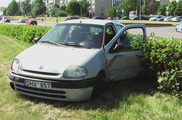 Kėdutės ir gyvatvorė išgelbėjo nuo tragedijos