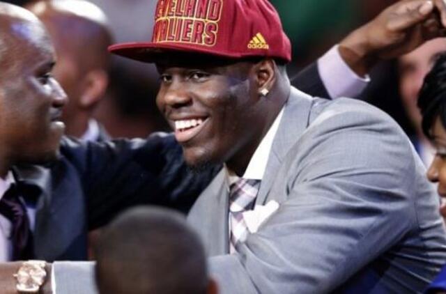 NBA naujokų biržoje pirmuoju pakviestas kanadietis Entonis Benetas