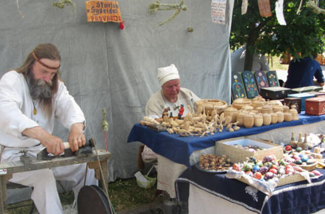 Neringoje šurmuliuoja tarptautinis folkloro festivalis