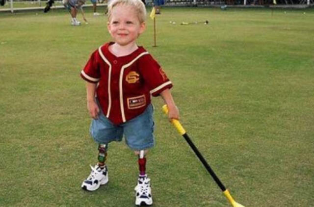 Pavydėtina mažo berniuko stiprybė