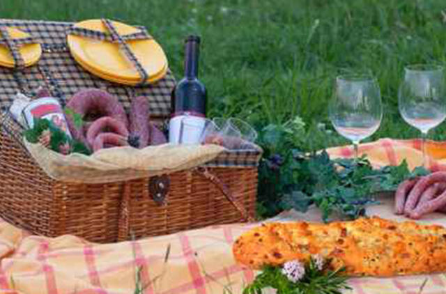 Specialistai žvelgia į lietuvių iškylos krepšelį