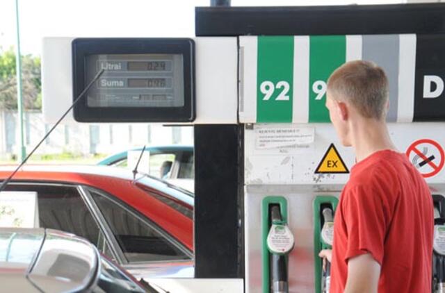 Vidaus degimo variklių elektromobiliai neįveiks