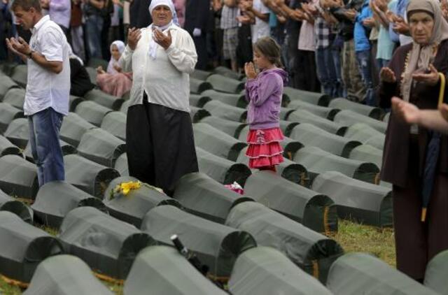 Bosniai perlaidojo 409 Srebrenicos žudynių aukas