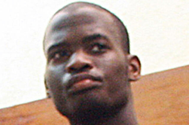 Kalėjimo darbuotojai nušalinti nuo pareigų už britų kariškio žudiko sumušimą