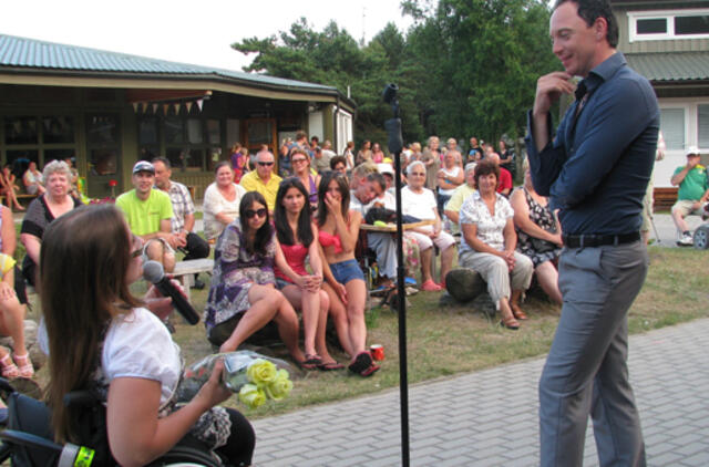 Mino: "Kai dainuoju sėdintiems ratukuose, tai norisi imti dėkoti Dievui už rankas ir kojas"