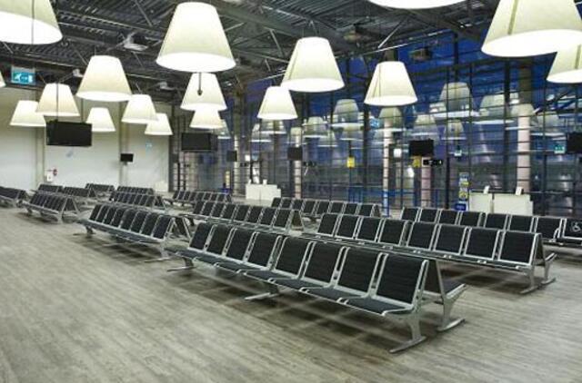 Oro uoste užkardas sužalojo nepilnametę