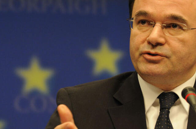 Panaikintas buvusio Graikijos finansų ministro imunitetas, jam gresia 20 metų kalėjimo