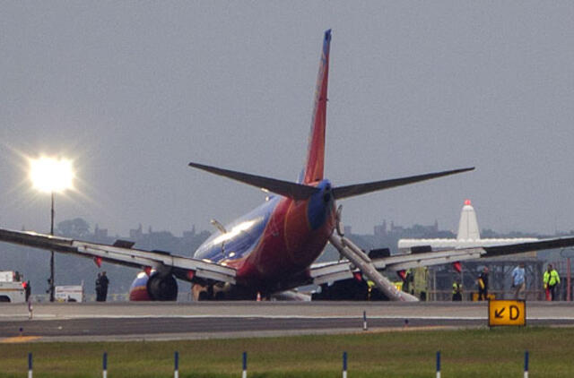Per nesėkmingą lėktuvo nusileidimą Niujorke sužeista 10 žmonių