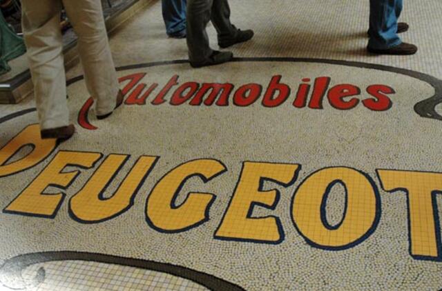 "Peugeot" parduos finansų padalinio dalį ispanams