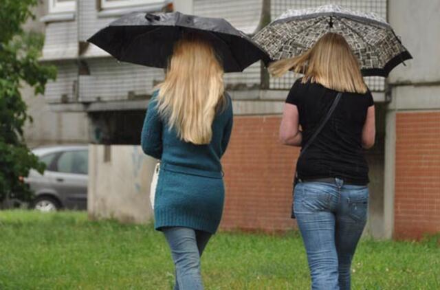 Savaitgalį orai nelepins - šalį praus lietus