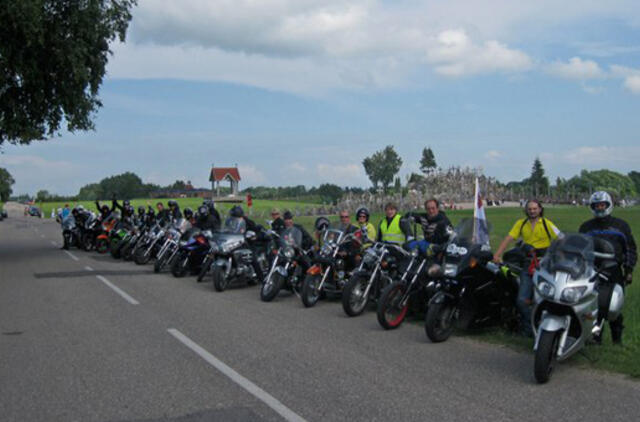 Žinią apie onkologijos centrą skleis motociklininkai