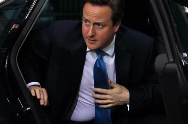 Deividas Kameronas asmeniškai nurodė daryti spaudimą "Guardian", kad jis sunaikintų slaptą informaciją