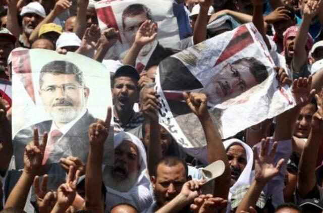 Egipto sostinėje Mohammedo Mursi šalininkai susirėmė su priešininkais