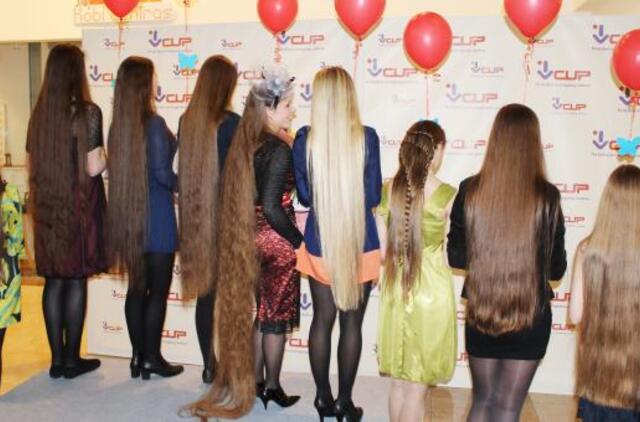 Gauja Venesueloje puldinėja ilgaplaukes moteris ir nukerpa joms plaukus