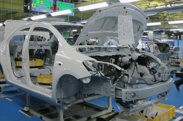 "General Motors", "Suzuki" ir "Toyota" uždarė savo gamyklas Egipte