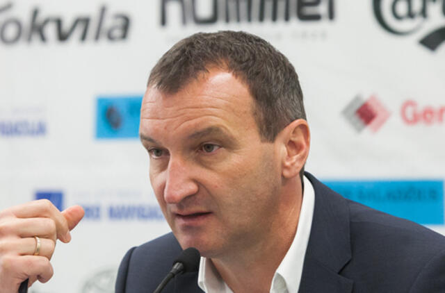 Į Lietuvos futbolo rinktinę pakviesti keturi A lygos žaidėjai ir 20 "legionierių"