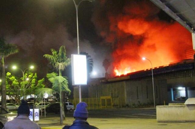 Liepsnoja Nairobio tarptautinis oro uostas