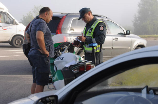 Nedrausmingi vairuotojai baudos balų gali sulaukti jau kitąmet