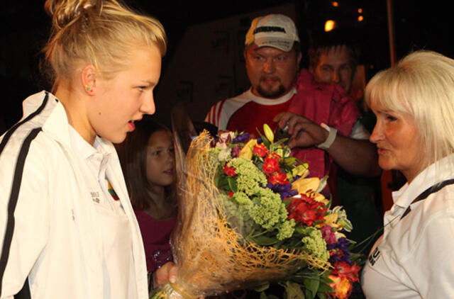 Rūta Meilutytė sugrįžo į Lietuvą