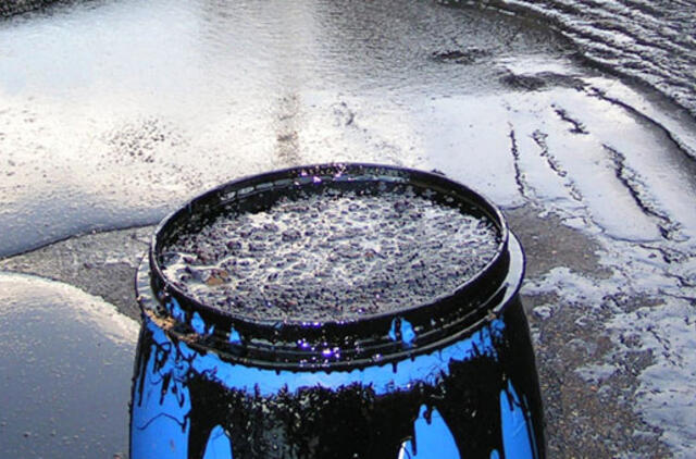 Žemaitijoje kelią nuklojo teršalai