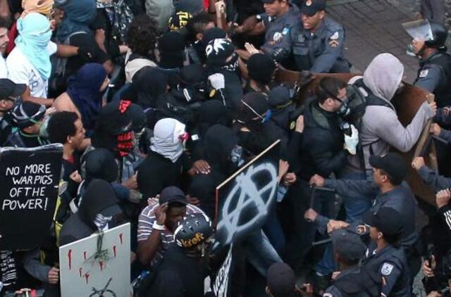 Brazilijai minint Nepriklausomybės dieną, šalyje kilo riaušės