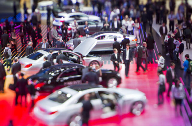 Europos automobilių gamintojų asociacija: pardavimo nuosmukis tęsiasi