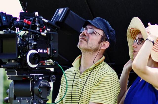 Filmo "Sangailė" kamerai ryškiai sutvisko naktiniai Elektrėnų žiburiai