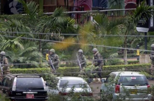 Iš prekybos centro Nairobyje evakuoti beveik visi įkaitai