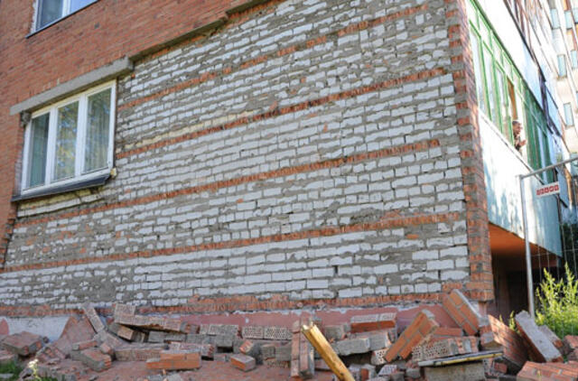 Raudonos plytos Klaipėdoje neatlaiko