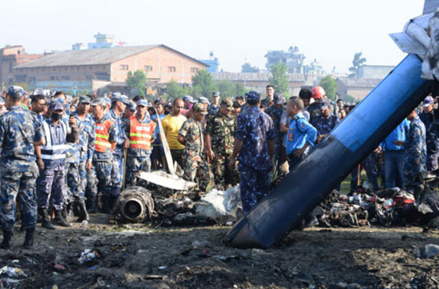 Nepalas: pavojingiausiame pasaulio oro uoste sudužo sraigtasparnis