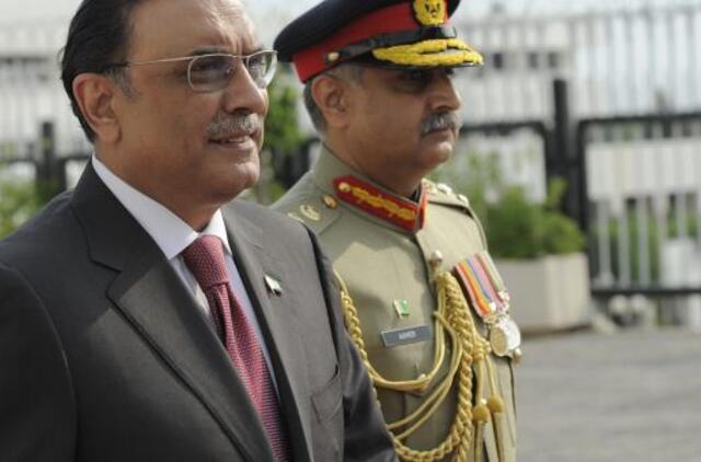 Pakistano prezidentas Asifas Ali Zardaris palieka postą