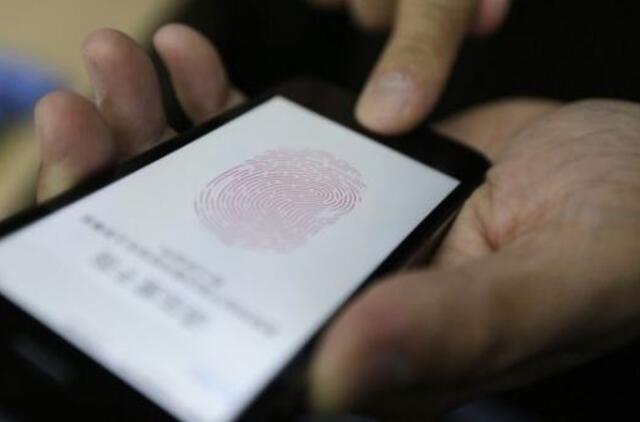 Po naujųjų "iPhone" pristatymo "Apple" prarado 24 mlrd. dolerių rinkos vertės