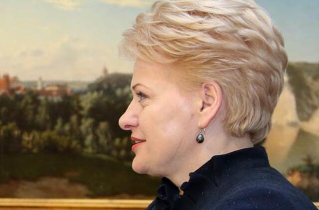 Pasirašė įstatymą dėl valdininkų ir teisėjų algų padidinimo