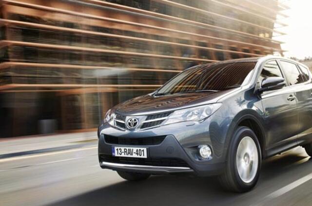 "Toyota" ketina investuoti 181 mln. JAV dolerių į RAV4 gamybą Rusijoje