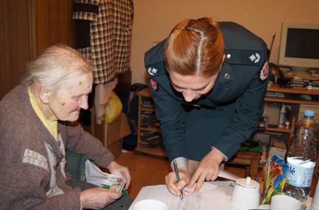 Asmens tapatybės kortelė - 107-ojo gimtadienio išvakarėse