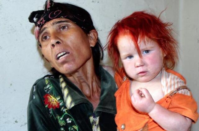 Bulgarijos policija apklausia biologinius pas Graikijos romus rastos mergaitės tėvus