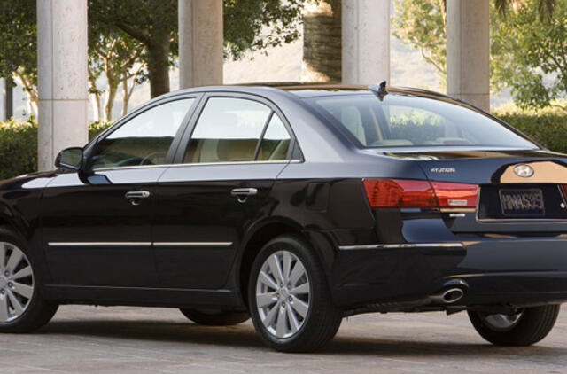 "Hyundai Motor" atšaukia iš JAV per 27 tūkst. automobilių