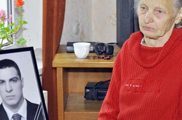 Ilgam pradingęs sūnus sugrįžo urnoje