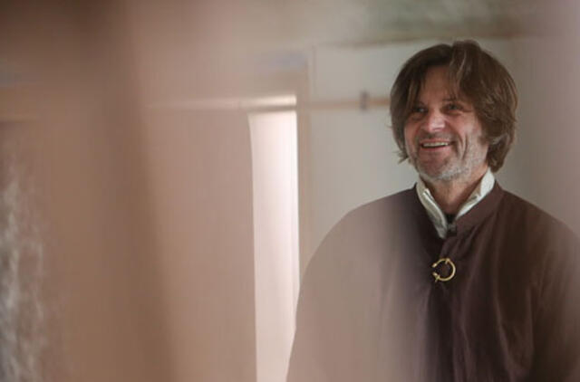 "Kai lėlė kalba, slepiu savo veidą"