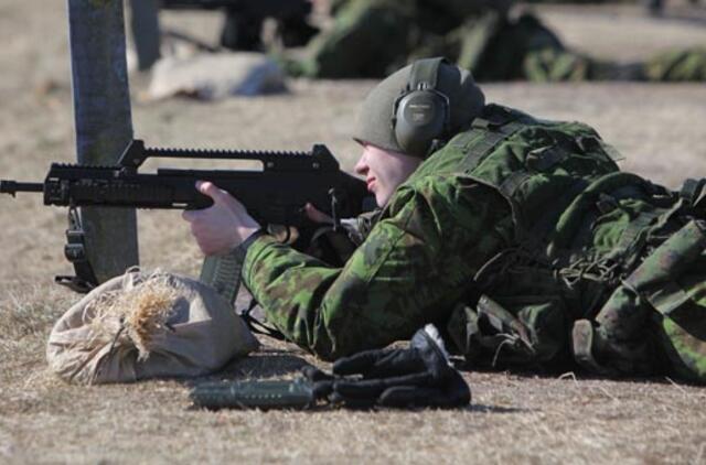 Kariuomenėje moterys seksistinį elgesį priima kaip natūralų