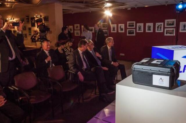 Lietuviškas palydovas išlydėtas į NASA būstinę