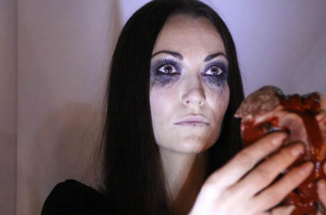 Naujame Karinos Krysko-Skambinės vaizdo klipe - kova už gyvenimą